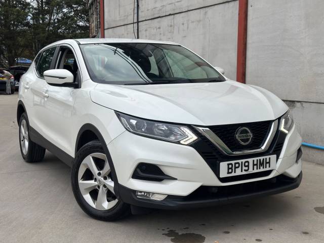 Nissan Qashqai 1.3 DiG-T Acenta Premium 5dr Hatchback Petrol WHITE