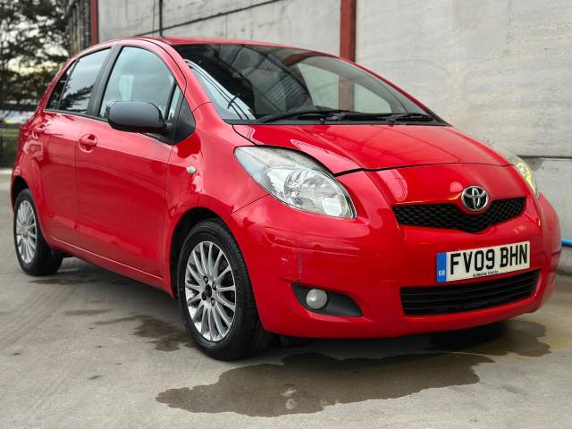Toyota Yaris 1.33 VVT-i SR 5dr [6] Hatchback Petrol RED