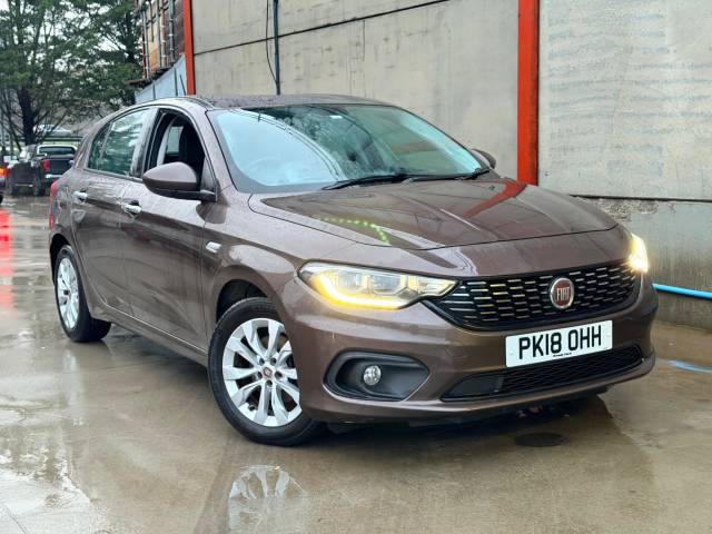 Fiat Tipo 1.4 Easy Plus 5dr Hatchback Petrol BRONZE